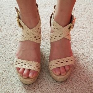STEVE MADDEN Cream crochet wedges, size 6.5